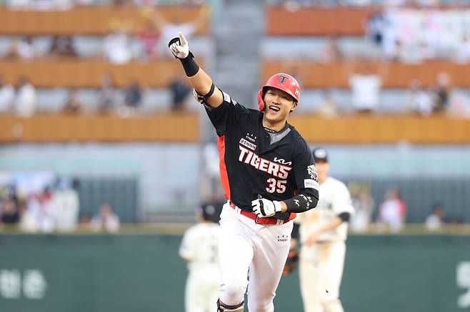 ▲ 22일 인천 SSG전에서 8회 역전 투런포를 때린 김석환 ⓒKIA타이거즈