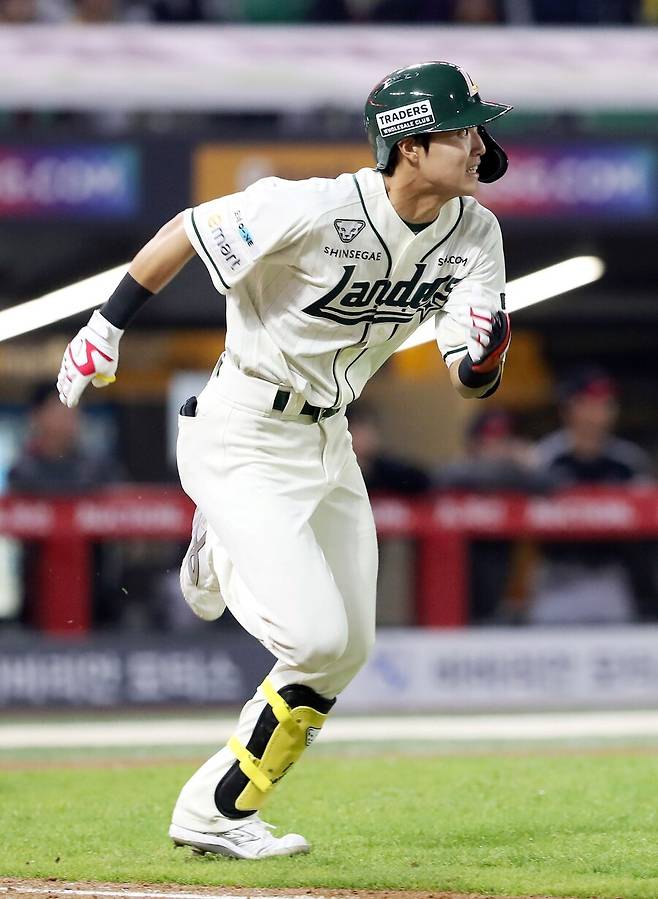 ▲ 인내의 시간을 가지며 2군 성장 프로젝트를 진행하고 있는 박지환 ⓒSSG랜더스