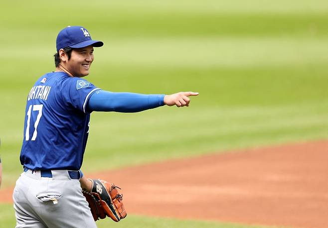 오타니 쇼헤이가 시즌 2번째 선발 등판에 나선다. 그는 지난 17일 무려 663일 만에 오른 선발 마운드에서 총 28구를 투구하며 1이닝 2피안타 1실점을 기록했다. 당시 오타니는 "결과적으로 그렇게 좋은 결과라고는 할 수 없지만, 일단 오늘 무사히 던졌다. 경기 전체로 보면 잘한 경기였던 것 같다"라며 만족감을 드러냈다. 연합뉴스