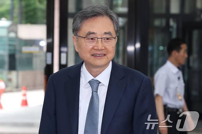 조현 외교부 장관 후보자가 24일 오전 서울 종로구 대우빌딩에 마련된 인사청문회 준비 사무실로 출근을 하고 있다. 2025.6.24/뉴스1 ⓒ News1 임세영 기자