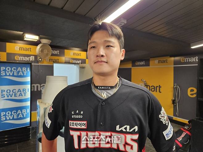 KIA 김석환이 22일 인천SSG랜더스필드에서 열린 2025 KBO리그 SSG와 경기에서 승리한 후 수훈선수 인터뷰에 나섰다. 문학 | 김동영 기자 raining99@sportsseoul.com