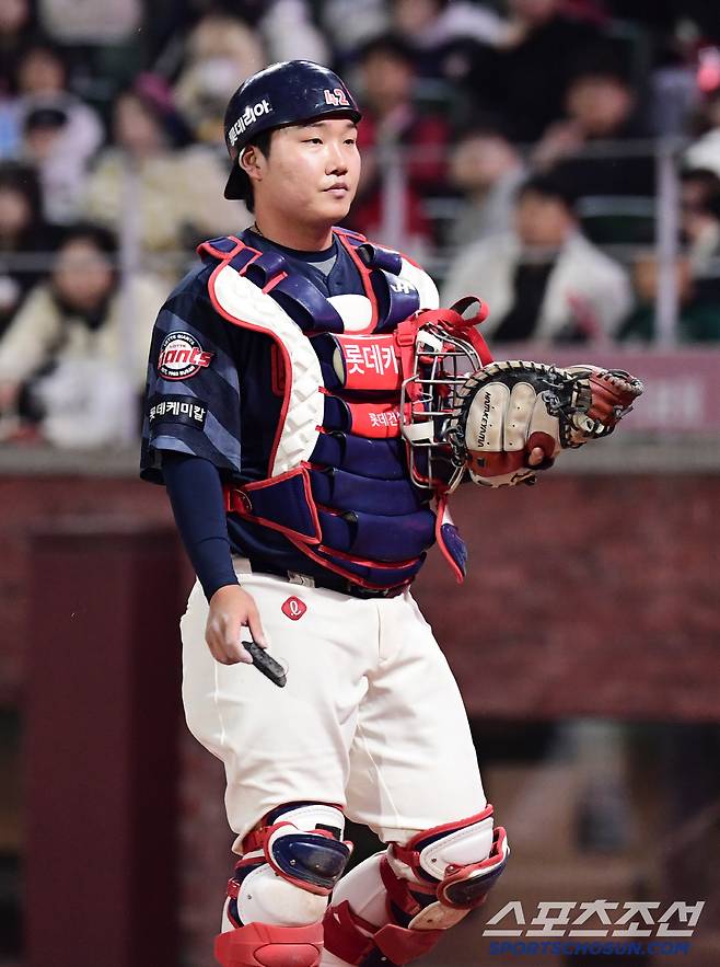 27일 인천 SSG랜더스필드에서 열린 KBO리그 SSG와 롯데의 경기. 롯데 정보근 포수. 인천=송정헌 기자songs@sportschosun.com/2025.03.27/