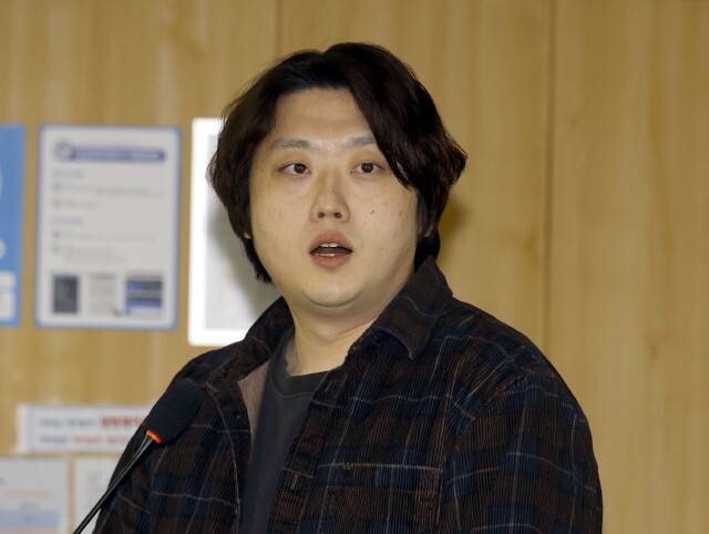 지난 3월 국회 의원회관에서 국회보건복지위원회, 국회입법조사처, 대한의사협회,대한전공의협회가 주최한 전공의 수련환경 개선을 주제로 한 의료현장 정상화를 위한 정책대화에서 박단 대한 전공의협회 비상대책위원장이 발표를 하고 있다. 윤운식 선임기자 yws@hani.co.kr