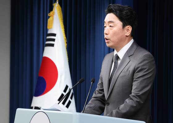 강훈식 대통령 비서실장이 23일 서울 용산구 대통령실 청사에서 장관 후보자 인선 발표을 하고 있다. 김현동 기자