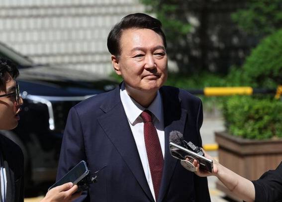 내란혐의 8차 공판 출석하는 윤석열 전 대통령. 연합뉴스