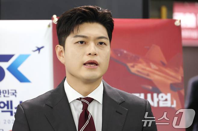 김용태 국민의힘 비상대책위원장이 18일 오전 서울 여의도 국회 의원회관에서 열린 군 공항 이전사업 국정과제 채택을 위한 정책세미나 참석을 마친뒤 취재진 질문에 답하고 있다. 2025.6.18/뉴스1 ⓒ News1 이광호 기자