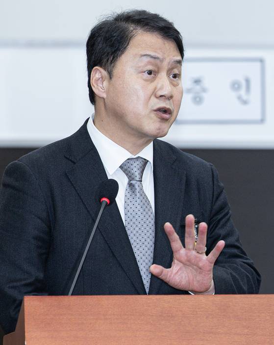 김주현 전 대통령비서실 민정수석이 지난 2월 25일 오후 서울 여의도 국회에서 열린 윤석열 정부의 비상계엄 선포를 통한 내란 혐의 진상규명 국정조사 제5차 청문회에서 의원 질의에 답변하고 있다. 뉴스1