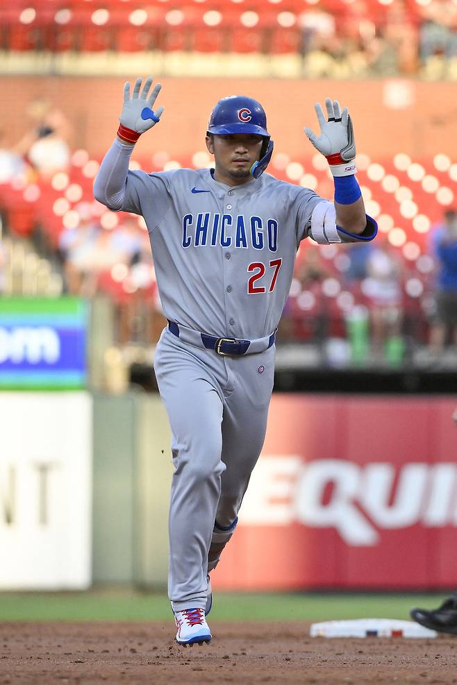 시카고 컵스 스즈키가 25일 세인트루이스전에서 홈런을 날린 뒤 세리머니하며 베이스를 돌고 있다. Imagn Images연합뉴스