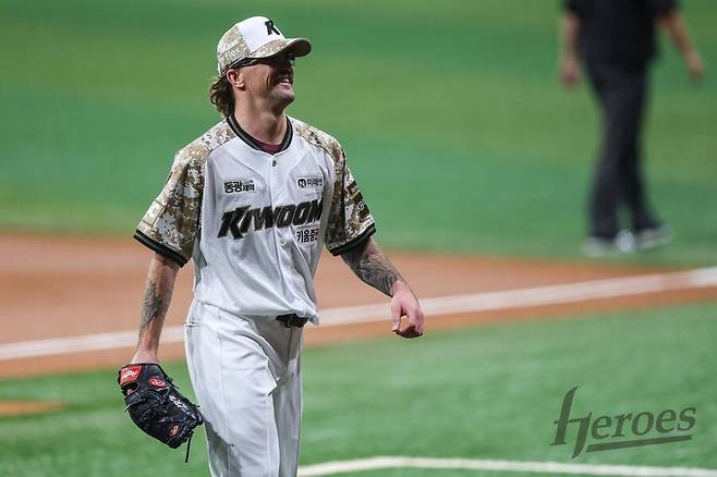 ▲ 가능성을 보여준 첫 등판을 마친 라클란 웰스 ⓒ키움히어로즈