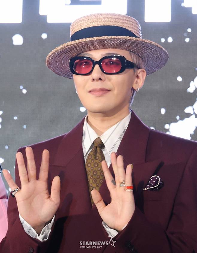 (서울=뉴스1) 권현진 기자 = 빅뱅 지드래곤(GD,권지용)이 13일 오후 서울 용산구 그랜드 하얏트 서울 호텔에서 열린 '피스마이너스원 프리미엄 하이볼 론칭 파티-더 시그널(THE SIGNAL)'에 참석해 포즈를 취하고 있다. 2025.6.13/뉴스1 Copyright (C) 뉴스1. All rights reserved. 무단 전재 및 재배포, AI학습 이용 금지. /사진=(서울=뉴스1) 권현진 기자