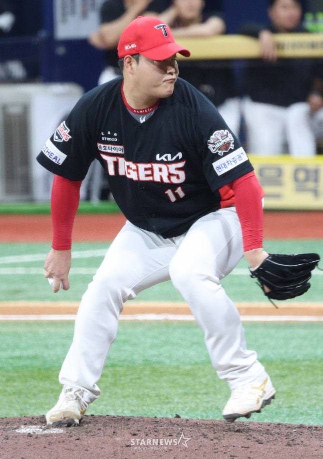 8회 투구를 펼치고 있는 조상우. /사진=김진경 대기자