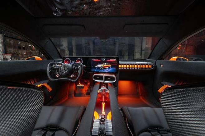 콘셉트 AMG GT XX 실내. ⓒ메르세데스-벤츠