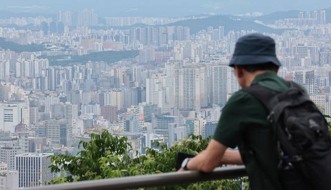 24일 서울 남산에서 바라본 시내 아파트 모습.(사진=연합뉴스)