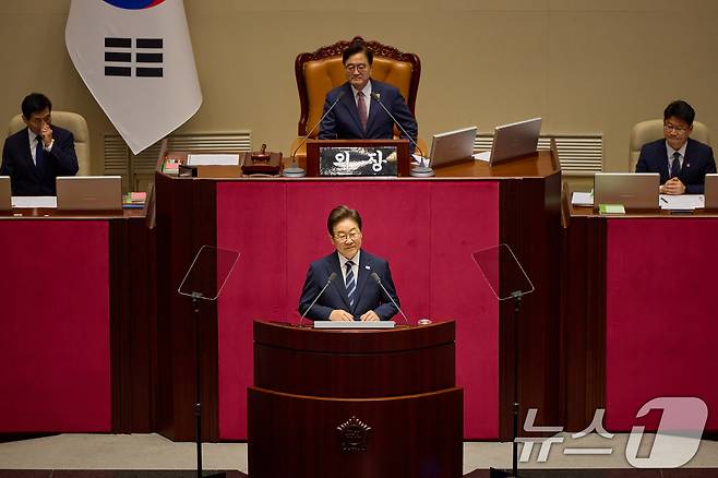이재명 대통령이 26일 서울 여의도 국회에서 추가경정예산(추경) 시정연설을 하고 있다. (대통령실 제공. 재판매 및 DB 금지) 2025.6.26/뉴스1 ⓒ News1 허경 기자