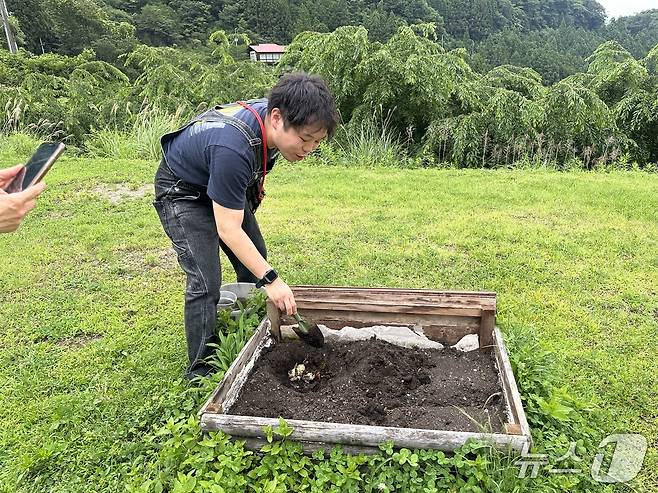 체크아웃 전 음식물 쓰레기는 야외 퇴비장에서 처리한다.ⓒ News1 윤슬빈 기자
