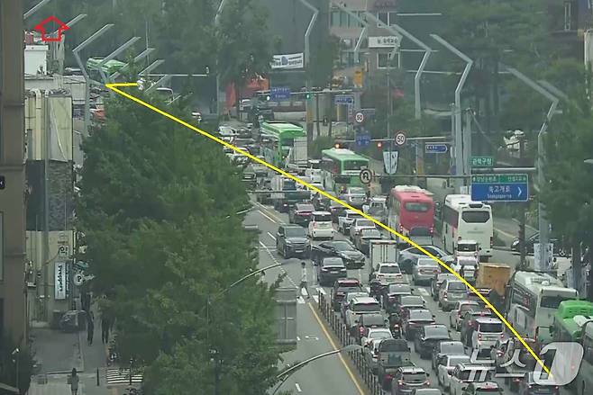 27일 오전 9시 38분쯤 서울 관악구 관악로에서 4중 추돌사고가 벌어져 극심한 정체가 빚어지고 있다.(TOPIS 제공)