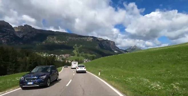 브레머하펜 항구로 가는 길에 알프스를 넘는다. 사진=김태원(tan)