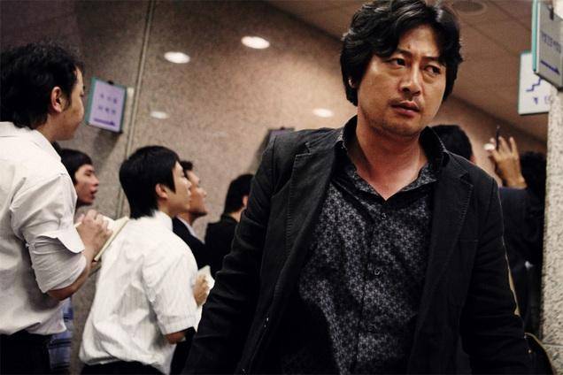 영화 '추격자'의 한 장면. 한국일보 자료사진