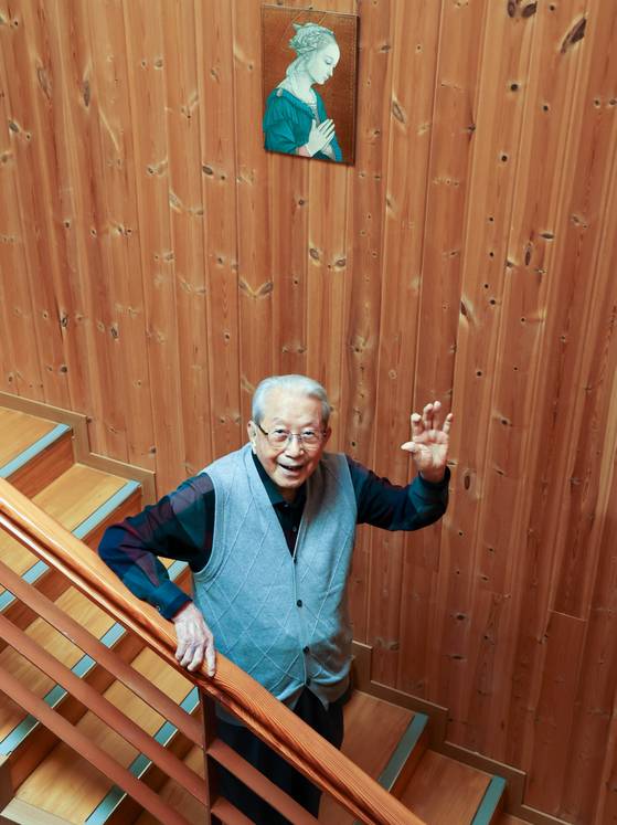 2일 전남 나주 광주가톨릭대학교 주교관에서 윤공희(101) 대주교가 중앙일보와 인터뷰하고 있다. 객원기자 장정필