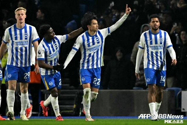 브라이턴 앤 호브 앨비언에서 맹활약 중인 미토마 카오루(사진 맨 왼쪽에서 세 번째). 사진=AFPBBNews=News1