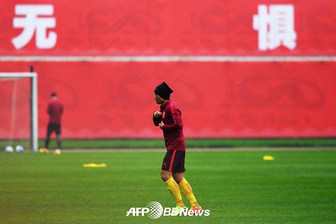 훈련 중인 중국 축구대표팀 선수. /AFPBBNews=뉴스1