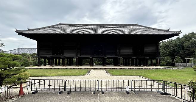일본 쇼소인 (서울=연합뉴스) 김예나 기자 = 일본 나라현의 천년 고찰 도다이지(東大寺) 인근에 있는 쇼소인(正倉院·정창원) 모습. 사진은 지난해 10월 방문 당시 촬영한 것. 2025.6.27
yes@yna.co.kr