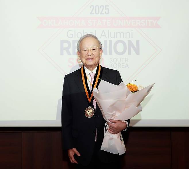 손경식 CJ그룹 회장 겸 한국경영자총협회 회장이 오클라호마주립대학교(OSU)가 수여하는 최고 영예의 상인 '헨리 베넷상(Henry G. Bennett Global Fellows Award)'을 수상했다. ⓒ한국경영자총협회