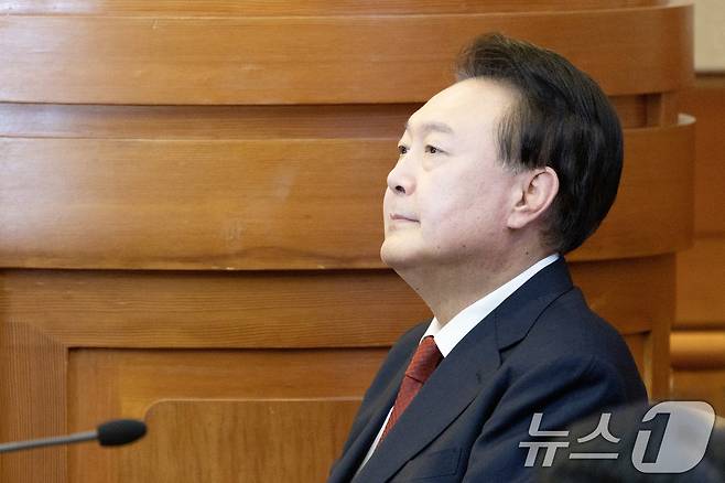 윤석열 대통령이 21일 서울 종로구 헌법재판소에서 열린 탄핵심판 3차 변론기일에 출석해 있다. 2025.1.21/뉴스1 ⓒ News1 사진공동취재단