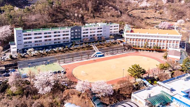 대전신일여자고등학교 전경.