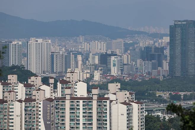 매봉산에서 바라본 성동구 아파트 자진=한경DB