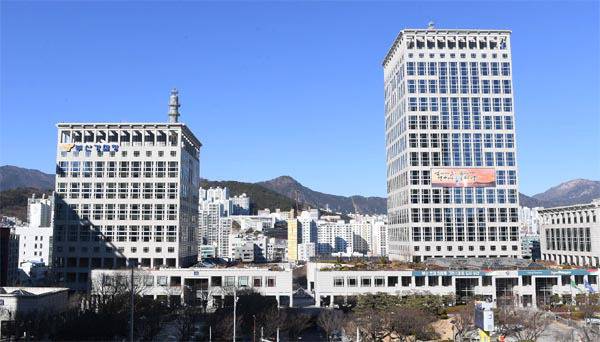 부산시청 전경. 국제신문 DB