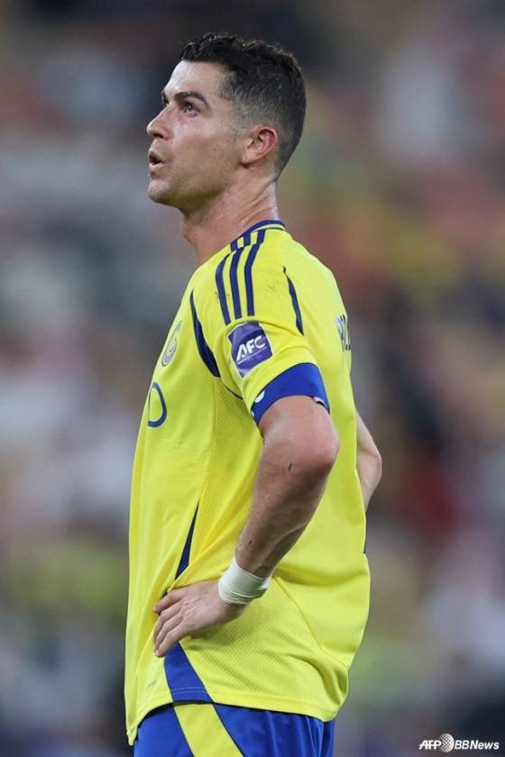 크리스티아누 호날두가 허탈한 듯 허공을 바라보고 있다. /AFPBBNews=뉴스1