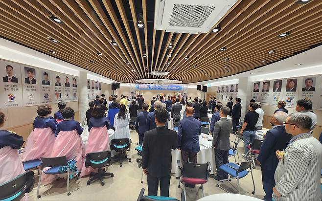 울릉로타리클럽 신구 회장단 이취임식 장면. /울릉로타리클럽 제공