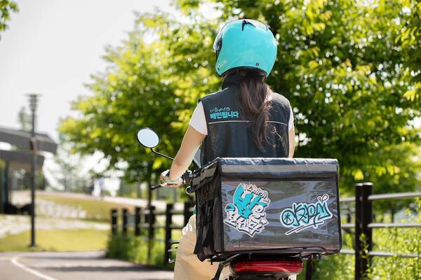 15년 동안 배민 앱에서 발생한 누적 주문 건수가 약 65억건에 달하고 누적 거래액(GMV)은 약 153조원을 돌파했다. /배달의민족