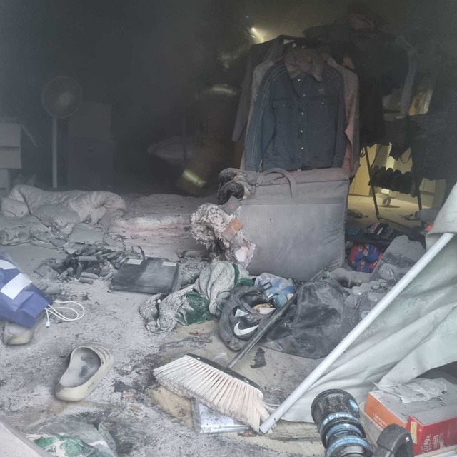 ▲ 30일 오전 5시 15분쯤 횡성군 우천면 우항리의 한 주택에 세워둔 전동스쿠터에서 불이 나 30대 여성이 1도 화상을 입고 주택 4㎡와 스쿠터가 불에 탔다. 강원소방본부 제공