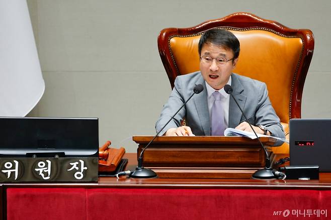 (서울=뉴스1) 안은나 기자 = 한병도 국회 예산결산특별위원회 위원장이 30일 오전 서울 여의도 국회에서 열린 제426회국회(임시회) 제1차 전체회의에서 발언하고 있다. 2025.6.30/뉴스1 Copyright (C) 뉴스1. All rights reserved. 무단 전재 및 재배포, AI학습 이용 금지. /사진=(서울=뉴스1) 안은나 기자