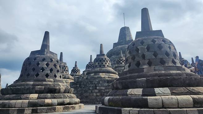 보로부두르의 부도탑.