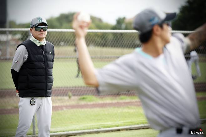 이종범의 KT 코치 시절 모습. /사진=KT 위즈 제공