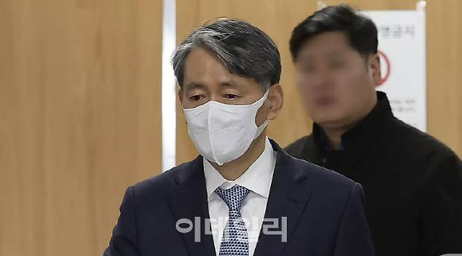 ‘12·3 비상계엄’ 사태 관련 내란중요임무종사 등 혐의로 기소된 조지호 전 경찰청장이 지난 4월 16일 오전 서울 서초구 서울중앙지방법원에서 열린 공판에 출석하고 있다. (사진=뉴스1)