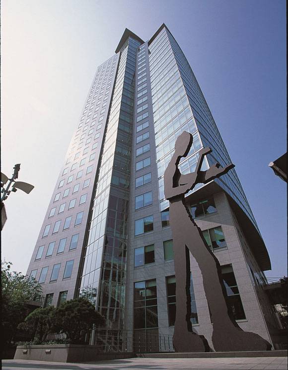 태광산업은 화장품·에너지·부동산개발 관련 기업의 인수와 설립을 위해 1조5000억원을 투입한다. /태광그룹