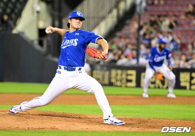 9회 마운드에 올라온 이호성.