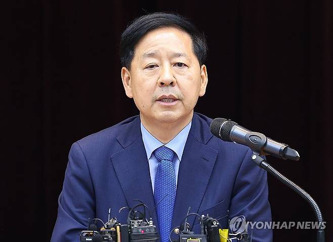 기자간담회하는 구윤철 경제부총리 후보자 (서울=연합뉴스) 김도훈 기자 = 구윤철 경제부총리 겸 기획재정부 장관 후보자가 29일 서울 예금보험공사 대강당에서 열린 기자간담회에서 발언하고 있다. 2025.6.29 superdoo82@yna.co.kr