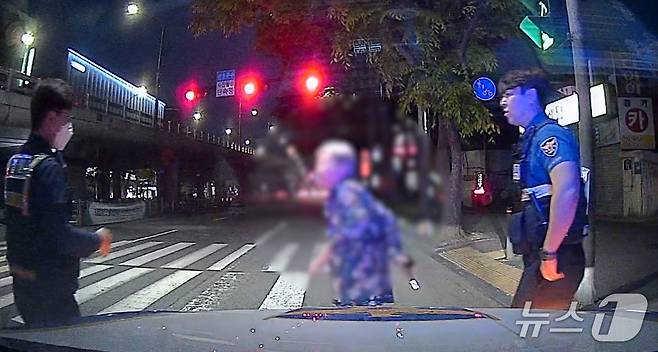 A 씨 구조 현장. (성남중원경찰서 제공. 재판매 및 DB 금지) 2025.7.2/뉴스1