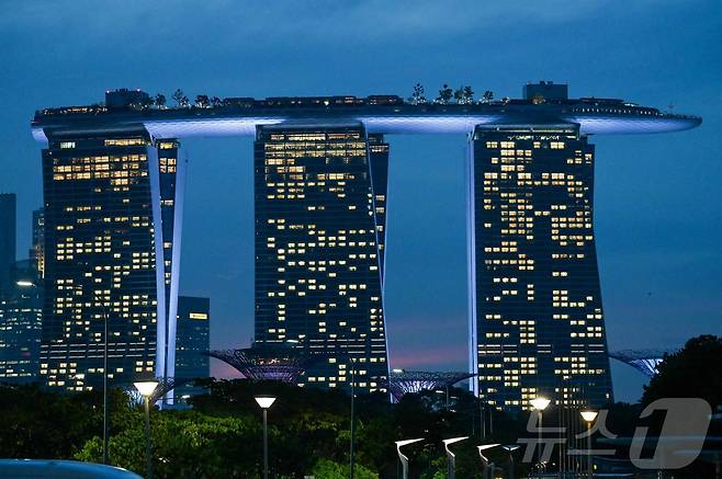 싱가포르의 마리나베이샌즈 빌딩. ⓒ AFP=뉴스1