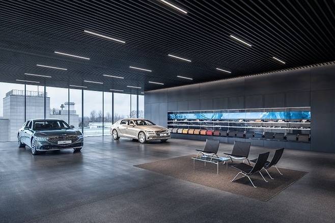 '제네시스 청주'에 전시된 제네시스 차량 ⓒ제네시스