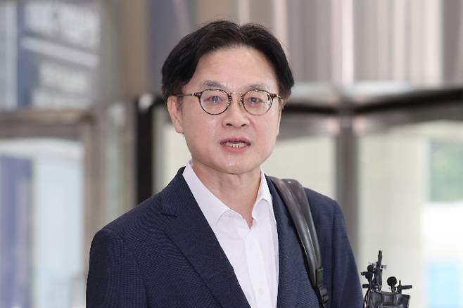 산업통상자원부 장관 후보자로 지명된 김정관 두산에너빌리티 사장이 30일 서울 강남구 한국기술센터에 마련된 인사청문회 준비사무실로 첫 출근하며 취재진의 질문에 답하고 있다. 연합뉴스