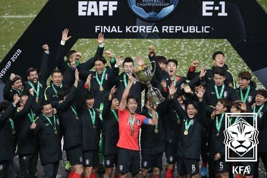 부산에서 열린 2019 E-1 챔피언십 시상식 장면. 대한축구협회 제공