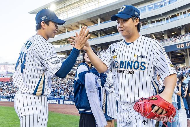 NC 다이노스 내야수 김휘집(왼쪽). /사진=NC 다이노스 제공