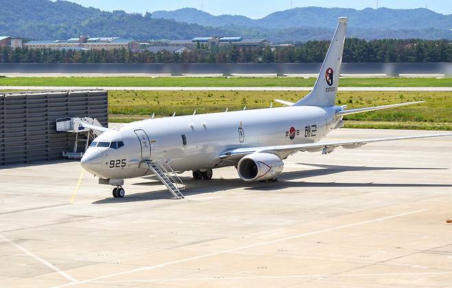 이륙 대기 중인 P-8A. /해군 제공