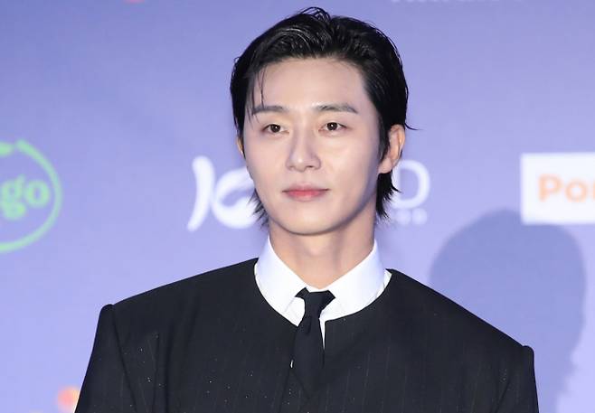 배우 박서준이 드라마 촬영 장소를 제공한 식당에 6000만원 손해배상 청구 소송을 제기해 일부 승소했다.사진은 지난해 11월 배우 박서준이 일본 오사카 쿄세라 돔에서 열린 '2024 마마 어워즈'(MAMA AWARDS) 레드카펫 행사에 참석한 배우 박서준. /사진=뉴스1